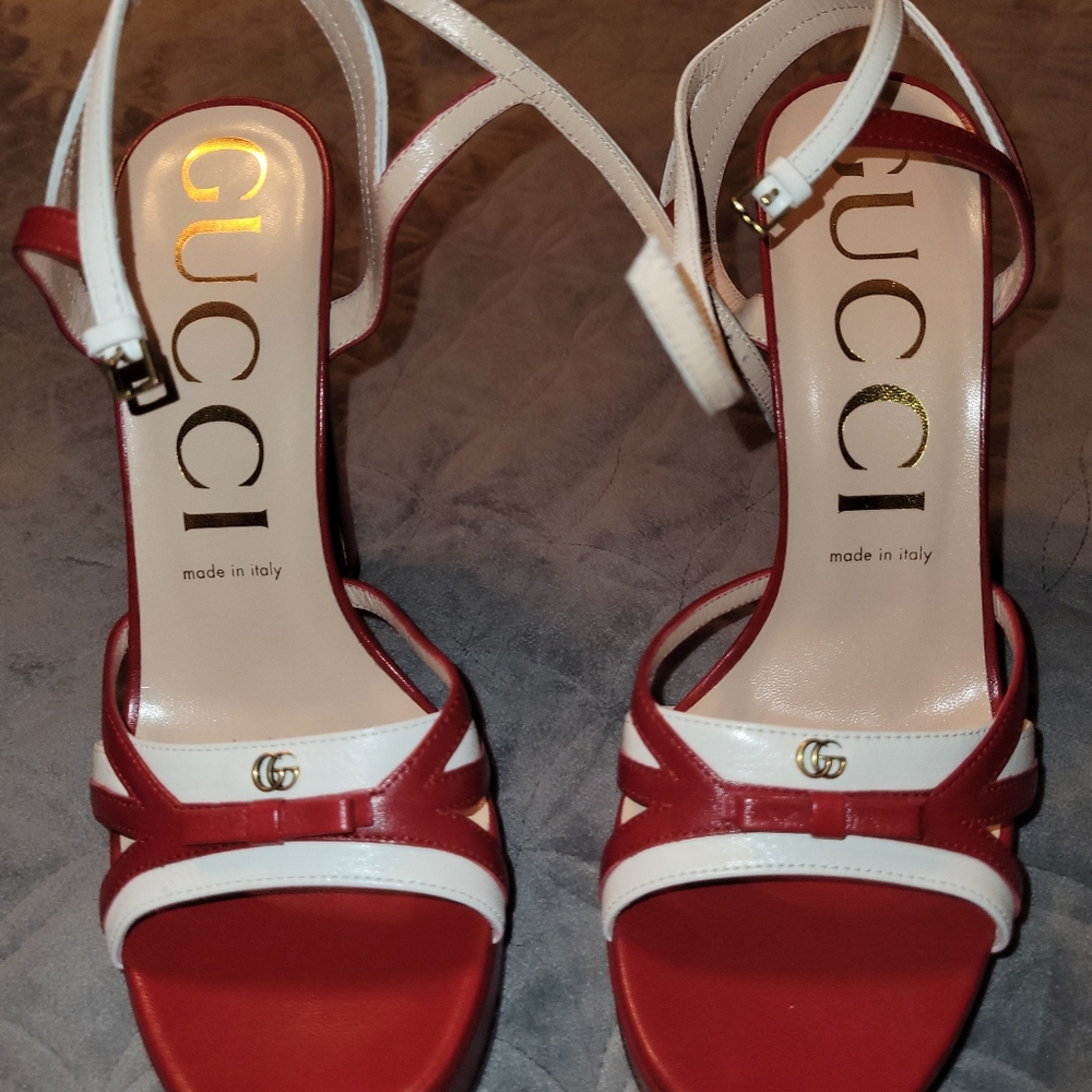 Authentic Gucci Sandals new with box size 39